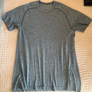 Men’s Lululemon T-shirt, Size XL, Color Blue/Grey